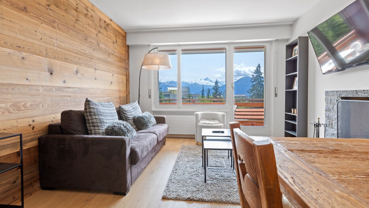Photo of Livingroom in Lens