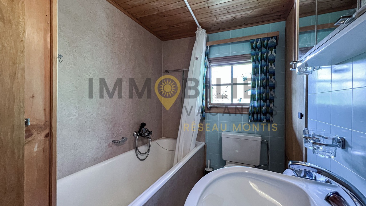 Photo of Bathroom in Saint-Luc