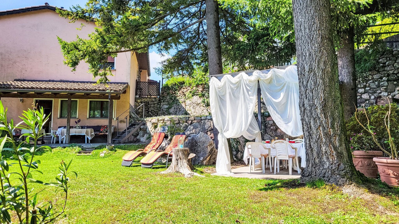 Photo of Others in Besazio