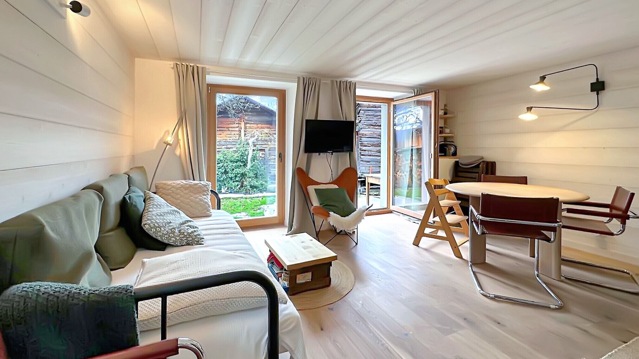 Photo of Livingroom in Sarreyer