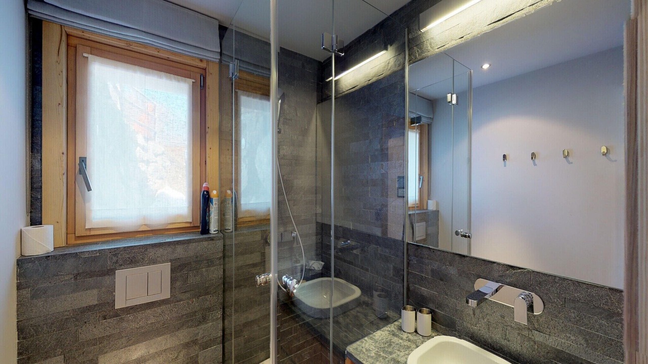 Photo of Bathroom in Vex