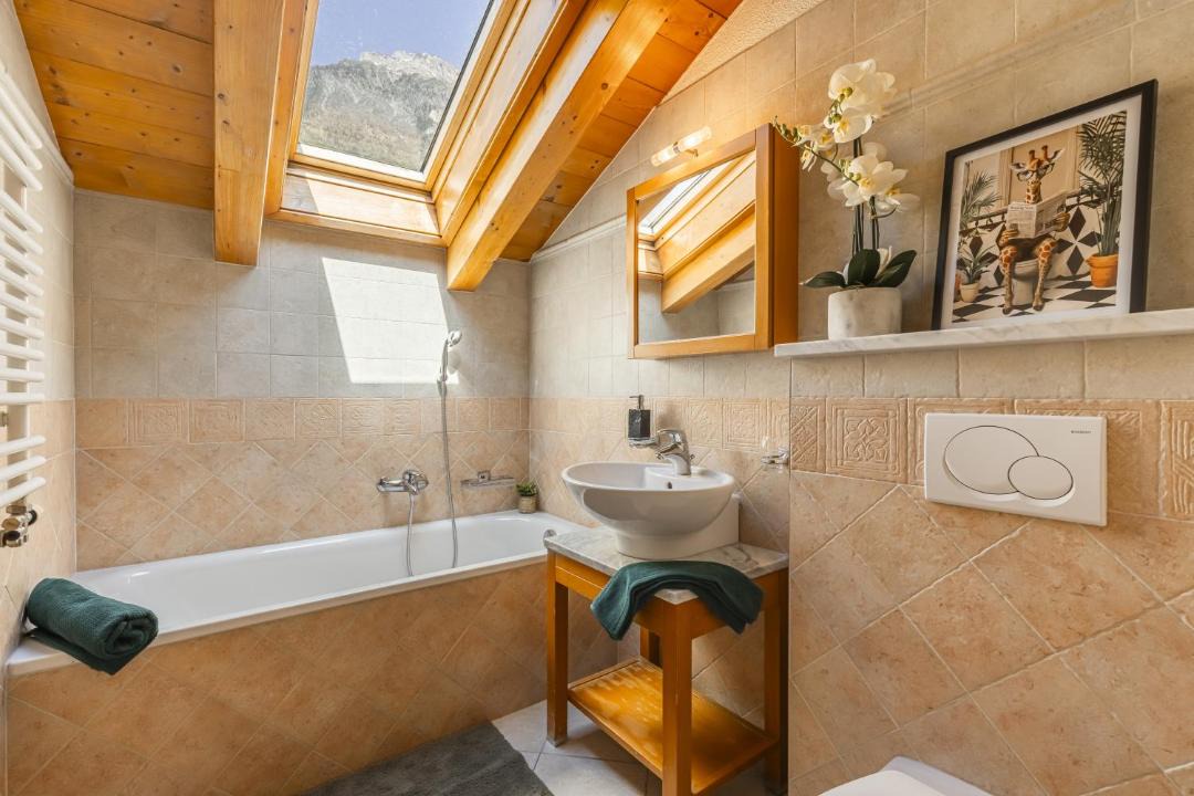 Photo of Bathroom in Fully