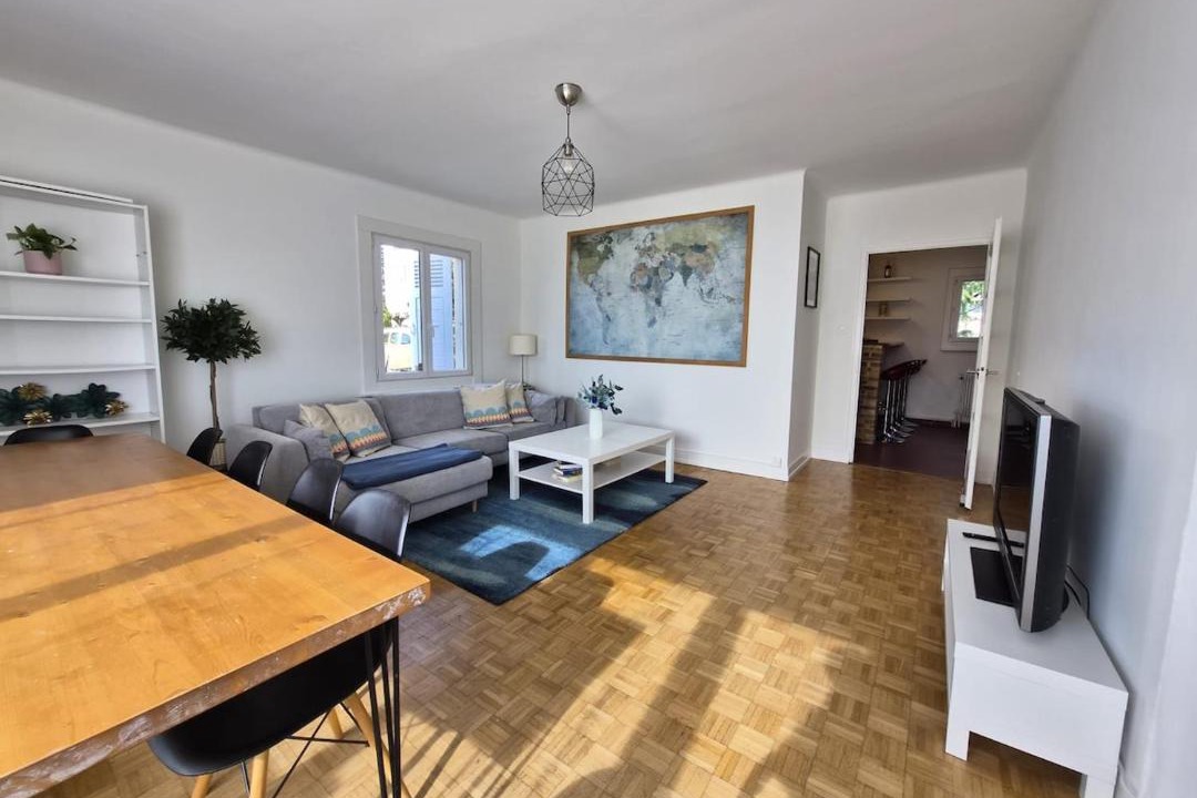 Photo of Livingroom in Pully