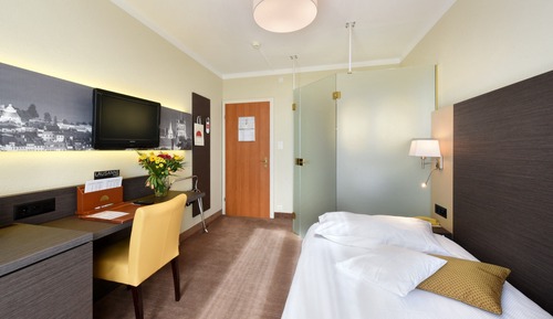 Single Room, Lake View