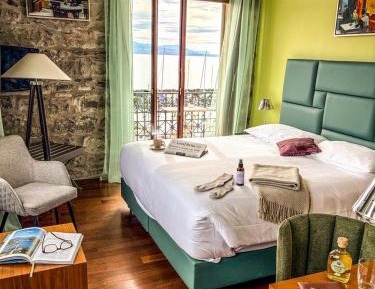 Superior Double Room with Balcony and Lake View