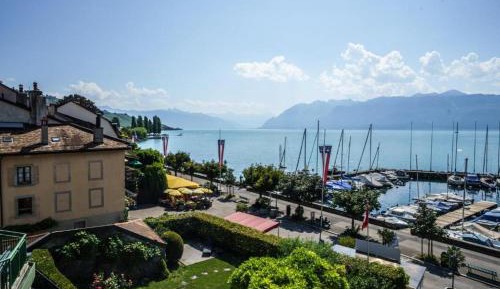 Superior room with view of Lavaux