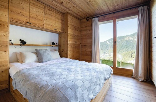 Riddes Ski Chalet | Authentic Swiss Spa Chalet Hot Tub & Sauna