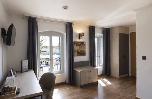 Rolle Hotel | L'HÔTEL by Hostellerie du Château