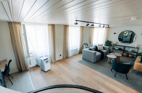 Biel Apartment | Grand Host Central Suite 1 -120 sqm Free Parking & near Congress Centre