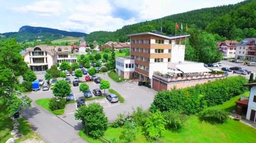 Le Pont Hotel | HÔTEL DE VILLE - La Baie Du Lac