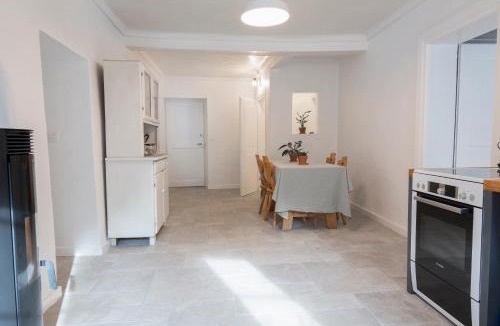 Sembrancher Apartment | Appartement lumineux et chaleureux