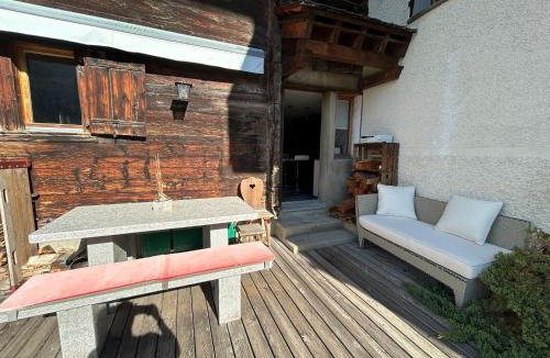 Saint-Luc Apartment | Cosy chalet - Renovated and charming