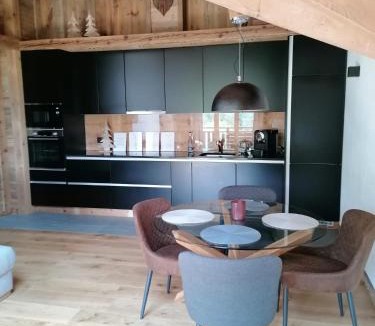 Cresuz Apartment | Chalet les Ecureuils Apartment Penthouse Suite