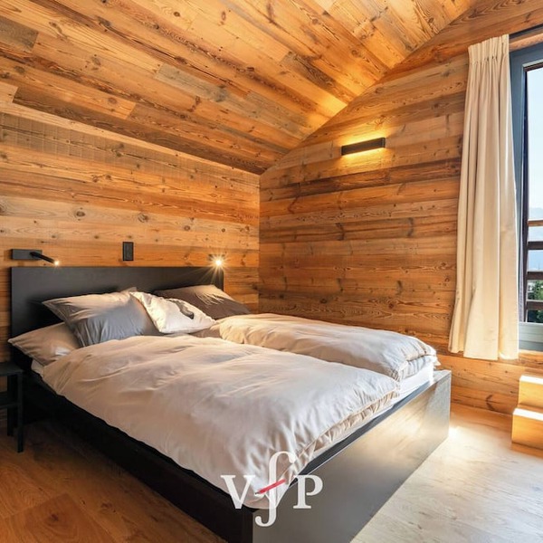 Superb renovated historic chalet on 3 floors with large garden and magnificent view of the CombinsTh in Verbier