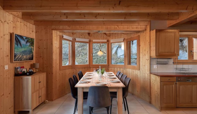 Chalet Belle Roche Recently Renovated Jacuzzi in Riddes