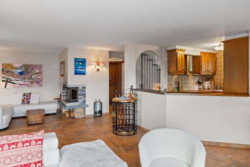 Chalet premium avec vue montagne & grande terrasse in Crans-Montana