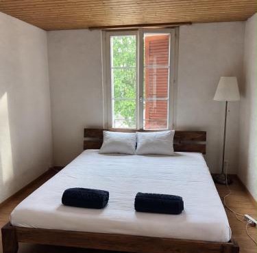 Simple flat 72 m2 in the centre of Burgdorf with private parking in Burgdorf