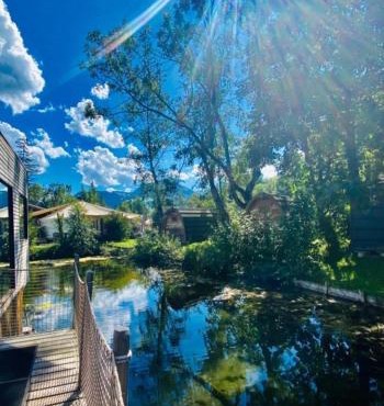 Cozy Lake Pod with shared bathroom near Gstaad in Zweisimmen