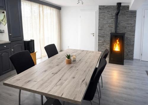 Juralodgespa Chalet Emma in Courrendlin