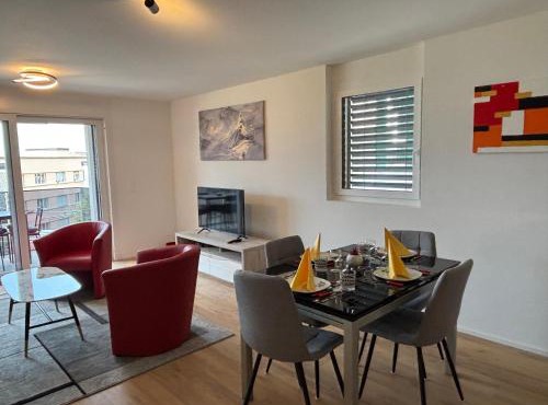 2 steps from Lake and Montreux Center in Veytaux