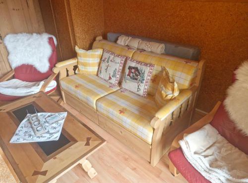 Traditional Ski Chalet in Wengen - Top Floor in Wengen