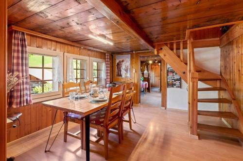 Famille et Nature dans un Chalet Traditionnel in Im Fang