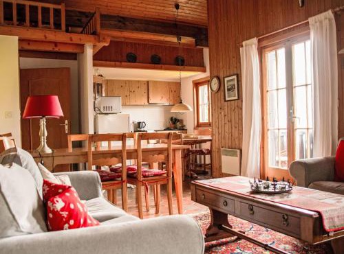 Chalet Chalet Les 3 Marmottes by Interhome in Moleson