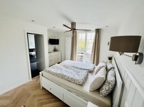 Boutique Hotel & Restaurant Niesenblick - Lakefront rooms with balcony on Lake Thun - SELF CHECK IN & digitale Reception in Oberhofen am Thunersee