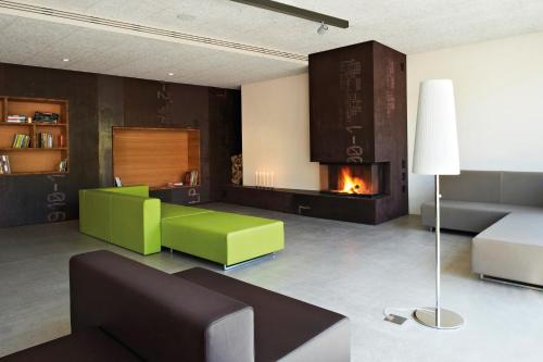 Youth Hostel 